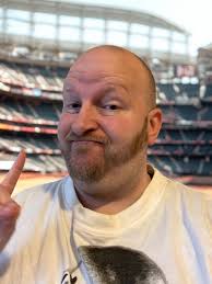 Good evening everyone, dear greetings from us 😘😘❤️