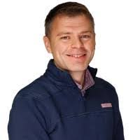 Robert Moy's Instagram, Twitter & Facebook