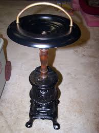 Vintage Cast Aluminum Pot Belly Stove Floor Model Ashtray Stand Crown Creative Pot Belly Stove Ashtray Vintage