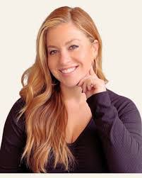 Ellen Noon's Instagram, Twitter & Facebook