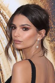 All The Times We Wanted To Full On Steal Emily Ratajkowski S Makeup Artist Emily Ratajkowski Makeup Emily Ratajkowski Evening Makeup