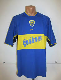Puños cerrados, grito de gol. Boca Juniors Home Fussball Trikots 2001 2002 Sponsored By Quilmes