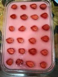 Puding susu strawberry