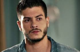 What is arthur aguiar's middle name? Modelo Revela Que Flertou Com Arthur Aguiar E E Ameacada Rd1