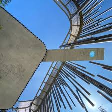 They are very efficient for enclosing large volumes, therefore they are often used for industrial, storage, retail and commercial applications as well as for agricultural purposes. Cantilevers Dezeen