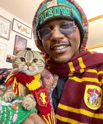 Happy Carlos Drummond de Andrade's birthday. He said, "I never saw the sea.  I don't know if it's pretty, I don't know if it's rough. The sea doesn't  matter to me. I