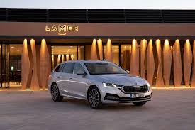 Welcome to the official international facebook home of škoda auto. Der Skoda Octavia Edler Und Grosser Kompakt Und Mittelklasse Plug In Hybrid Erdgas Cng Lng News Vision Mobility Mobilitat Konnektivitat Infrastruktur