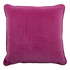 È disponibile in 4 diversi colori, la finitura vellutata è leggermente dorata. Cuscini Arredo Carre Colore Rosa Fucsia Acquista Online I Cuscini Decorativi L Opificio