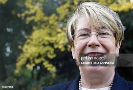 Danielle Lagrange's Instagram, Twitter & Facebook