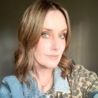 Amy Sprague's Instagram, Twitter & Facebook