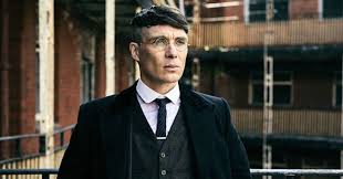 Come l'attore che interpreta thomas shelby, i suoi capelli peaky blinders sono diventati una scelta moderna popolare per molti ragazzi che desiderano uno stile . Peaky Blinders Ecco Cosa Odia Cillian Murphy Di Tommy Shelby