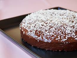 Financiers wer kennt es nicht, beim backen oder kochen benötigt man manchmal ausschließlich eigelb und dann bleiben einige eiweißreste übrig. Schneller Eiweiss Schokokuchen Danielas Foodblog