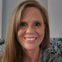 Leslie Lau's Instagram, Twitter & Facebook