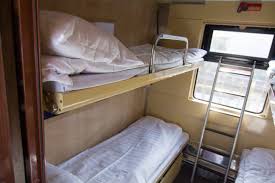 Cfr calatori si cfr gevaro vor suplimenta, in zilele de 12 si 13 august, cu doua vagoane de dormit si un vagon restaurant, trenurile 1643/1644 care circula pe ruta bucuresti. Info Astra Trans Carpatic