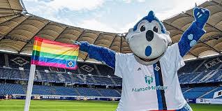 Видео инцидента опубликовал в «твиттере» журналист макс мерилл. Zur Pride Week In Hamburg Auch Der Hsv Zeigt Flagge Hamburger Morgenpost