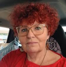 Made a pot holder for my sister for Christmas! It's not perfect, but I am  in love with how it turned out!tutorial:  https://mysweetcrochet.com/pie-oven-mitts-crochet-pattern/