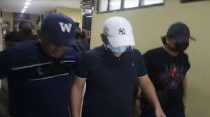 Penganiayaan berawal saat keluarga meminta korban untuk melepaskan infus di. Hok5wcqncosiym