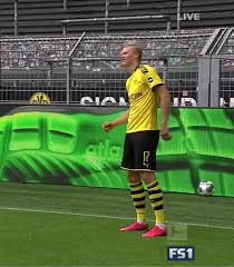 La nueva celebración del ariete noruego en tu pes de ps2/psp/wii como también su nuevo look. Erling Haland Celebration Needs To Be The Next Viral Tiktok Dance