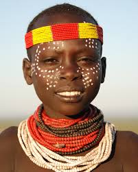 🤔¿La superpoblación está acelerando la #CrisisClimática? ❌ ¡NO! “Una  familia occidental con un promedio de cinco integrantes tiene una huella de  carbono equiparable a la de cientos de #indígenas masáis en Kenia.