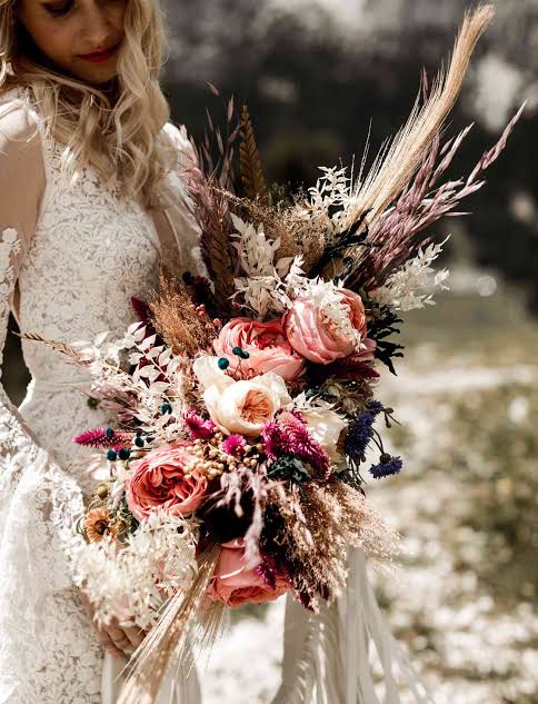 27 Wildflower Bouquets For A One-Of-A-Kind Bride