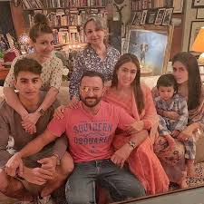 When Sara Ali Khan Ibrahim Ali Soha Ali Sharmila Tagore Fam Jammed At Kareena Kapoor And Saif Ali Kareena Kapoor Khan Kareena Kapoor Bollywood Celebrities