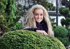 Voor het programma beste zangers zongen samantha steenwijk en rolf sanchez het prachtige nummer van bij de video's schrijft samantha: Samantha Steenwijk Zet Achtervolging In Na Aanrijding Show Ad Nl