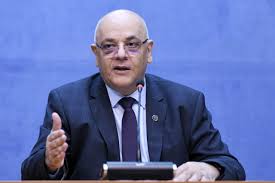 Raed arafat, secretary of state in the ministry. Raed Arafat AnunÅ£ Despre Redeschiderea Mall Urilor Vor Face Romanii CumpÄƒrÄƒturi Incepand Cu 1 Iunie