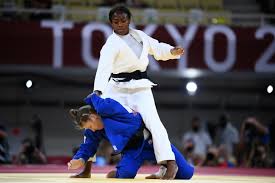 Clarisse agbegnenou est une enfant née prématurée avec son frère jumeau, nés deux mois avant terme. 0idxthxcqf 6mm