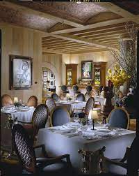 picasso at bellagio original picasso s adorn the walls of this very high brow restaurant french restaurants las vegas restaurants vegas restaurants