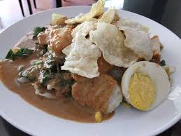 Tiap cara membuat soto ayam punya variasi dan keistimewaannya sendiri. Gado Gado Wikipedia