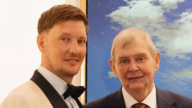 John Farnham's voice heard publicly for the first time since cancer battle as the singer narrates new audiobook The Voice Inside | The Australian