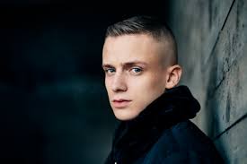 Katja Kuhl, Autor bei Katja Kuhl Photographer Director