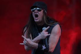 In his solo career, solinger released a handful of country albums fused with rock. Ex Skid Row Vocalist Johnny Solinger Diagnosed With Liver Failure