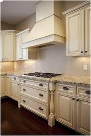10 Minimalist Light Color Kitchen Cabinet Ideas Pics Kitchen Cabinet Design Kitchen Cabinet Colors Kitchen Renovation