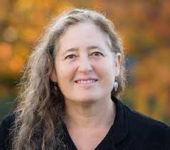 Beth Geiger's Instagram, Twitter & Facebook