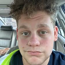 Do bearded dragons know they can't jump off high surfaces?