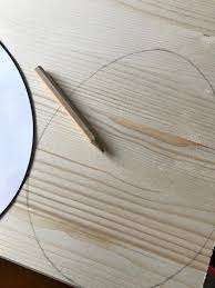 Osterhasen aus holz, keramik oder porzellan sind ebenso klassische bestandteile der festlichen osterdekoration wie auf kerzen, dekoeiern. Diy Osterhase Aus Holz Mit Drahtohren Kugelfisch Blog Der Familienblog Aus Dem Rheinland