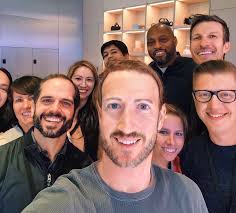 Mark Zuckerberg's Recent Facebook Selfie Post : r/oddlyterrifying
