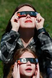 Payday' for Cedar Rapids science teacher as students watch solar eclipse