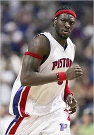 Center ben wallace played 16 seasons for 5 teams. Bulls Lure Ben Wallace From The Pistons The New York Times