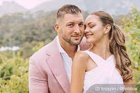 Official facebook page of tim tebow. Tim Tebow Marries Fiancee Demi Leigh In Stunning Ceremony