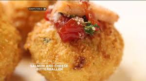 Kali ini, yuk kita coba membuat bitterballen yang berbeda dengan bahan dasar makaroni. Chef S Table Salmon And Cheese Bitterballen Youtube
