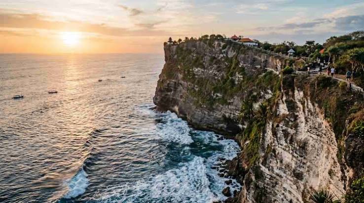 Best Sunset Spot Uluwatu: Hidden Beaches, Restaurant, & Beach Clubs - Tropical Temptation