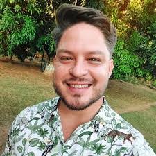 Elvis Blade's Instagram, Twitter & Facebook