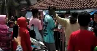 Buwel dan teman teman nya beranda puisi entahlah gambar bapak bangkai buntut rokok merindu puisi akal puisi akal anyare alam srikoneng. Ngebet Punya Motor Bocah Perempuan Ini Nekat Mencuri Wartabromo