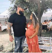 She and bray have two daughters, which are kendyl and cadyn, who are aged six and four. Wwe Bray Wyatt Former Wife Samantha Rotunda Relationships Net Worth