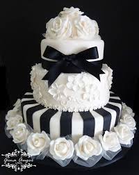 Torte Schwarz Weiss Schone Kuchen Torte Hochzeit Hochzeitstorte Cupcakes
