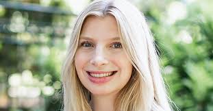 Shoppers turn to smaller food brands, cutting into Unilever, P&G profits