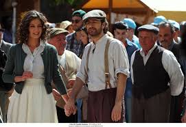 Dove lo trovo in streaming. Si Accettano Miracoli Foto In Esclusiva Con Siani E De Luigi Film It