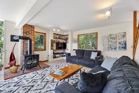 The Meadows House @ Otis Ridge w/ 7-person hot tub